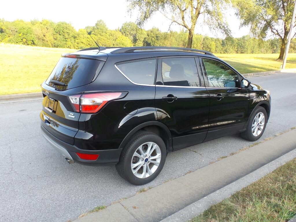 Pre-Owned 2017 Ford Escape SE Front-wheel Drive 4 Door Wagon in ...